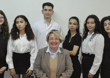 Egeli genç iletişimcilerden “İletişim Serüveni” projesi