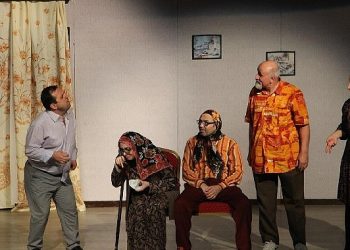 “Entrikalı Dolap Komedyası” Saray’da sahnelendi