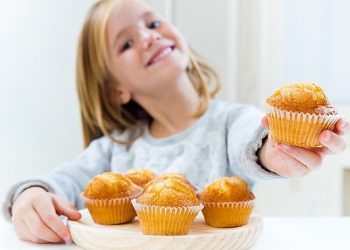 Etiket Okuma Alışkanlığıyla Çocukları Muhafaza Şuurumuzu Artıralım