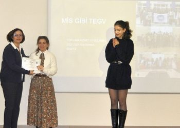 EÜ Eczacılık Fakültesinde Toplumsal Sorumluluk Projeleri ödüllendirildi