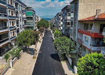 Gaziemir’in yollarında ağır çalışma