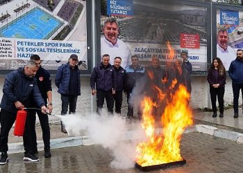 İzmir İtfaiyesi’nden Zabıta çalışanına yangın güvenlik eğitimi verildi