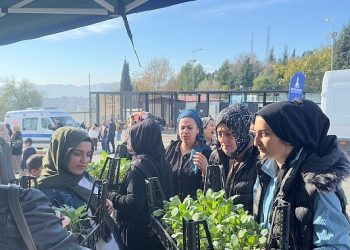 İzmir’de mahalle bostanı üreticileri artık sertifikalı