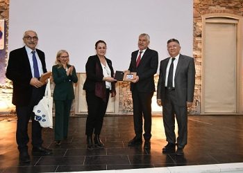 İzmir’de Sarsıntıyla Hayat Sempozyumu yapıldı