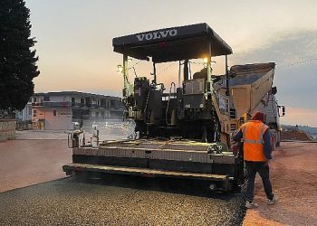 İzmit Kabaoğlu Fatih Caddesinde kaldırım imalatı