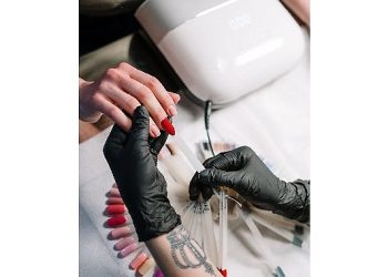 Kalıcı oje ve protez tırnaklardaki saklı tehlike: Akrilat Alerjisi