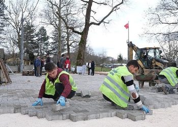 Karahasanlar Mahallesinde Parke Taş Uygulaması Sürüyor