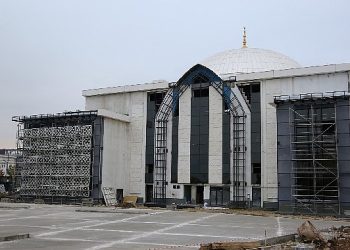 Kartepe’nin çağdaş mimarili mescidi yükseliyor