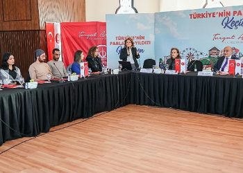 Keçiören’deki panelde iklim değişikliği ve lokal idarelerinin sorumlulukları konuşuldu