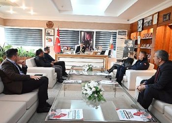 Kemer Belediyesi’nden futbolculara materyal dayanağı