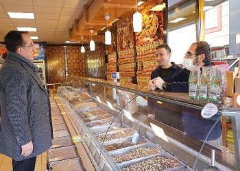 Lider Savran, 350 meskenler mahallesi ve cevher dudayev mahallesi’ndeki esnafları ziyaret etti