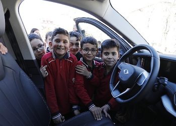 Lider Savran’dan yerli malı haftası’nda öğrencilere togg sürprizi