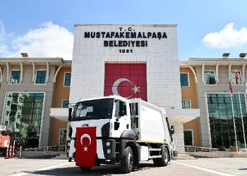 Mustafakemalpaşa’da fark yaratan hibeler