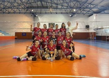 Nevşehir Belediyesi Gençlik ve Spor Kulübü Voleybol Kadrosu namağlup şampiyon