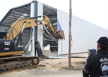 Nilüfer’de 3 günde 9 kaçak yapı yıkıldı