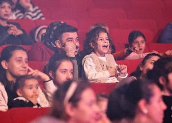 Piyano Şenliği’nde sahne çocukların! Duo Blanc & Noir ikilisinden harika performans
