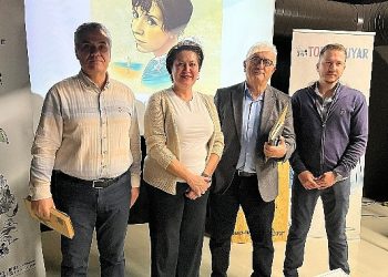 Prof. Dr. Alpaslan Türkkan fabrika çalışanlarına hikaye okudu 