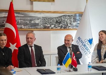 Rusya ve Ukrayna savaşı sırasında imzalanan birinci mukavele İzmir’den İzmir ile Çernivtsi ortasında kardeşlik mutabakatı