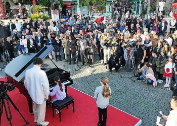 Saat Kulesi ve Cam Piramit’te piyano şöleni