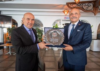 Sivil toplumdan tam takviye Soyer:  “Türkiye’de vaat ettiğinin yüzde 87’sini gerçekleştiren bir belediye yok”