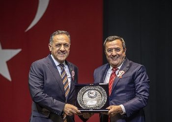 Spora emek verenler ödüllendirildi