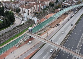 Tramvay sınırı durağına 78 araçlık otopark