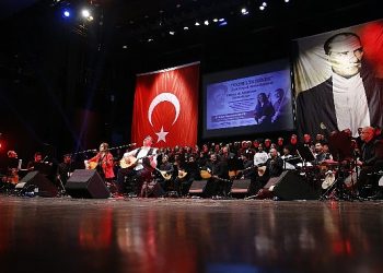 AKM’de türkü dolu gece