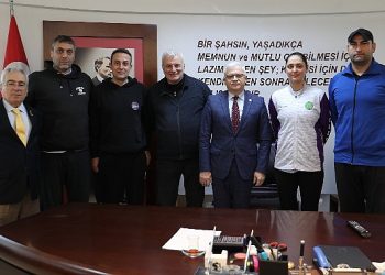 Burhaniye Belediyesi 2.Voleybol Turnuvası İştirakçilerinden Lider Deveciler’e Ziyaret