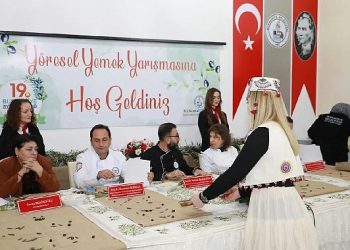 Burhaniye’de Zeytinyağlı Lezzetler Yarıştı