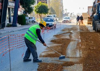 Büyükşehir Belediyesi Varsak’ta eski içme suyu sınırını yeniliyor