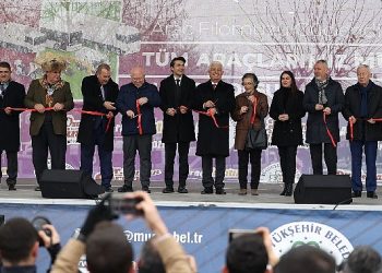 Büyükşehir Muğla’nın Hizmetine Sunduğu 109 Yeni Aracını Tanıttı