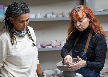 Çamura hayat, insanlara ileti veriyorlar