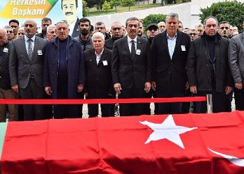 Çukurova Belediyesi’nde Kenan Özdemir için merasim düzenlendi