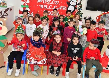 Çukurova’da miniklerin yeni yıl kutlaması