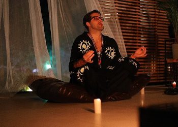 Doğu Demirkol evvel danıştı sonra yazdı