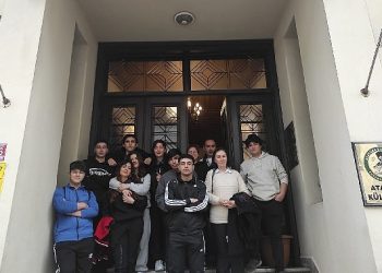 Edremit Belediyesi öğrencileri kültür ve tarihle buluşturuyor