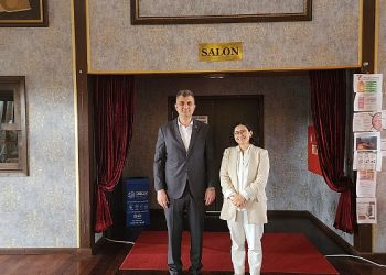 Gölcük Belediyesi tarafından düzenlenen aktiflikte; engelli bireyler, ‘Acı ve Tatlı Hayat’ sinemasını fiyatsız olarak izlediler.