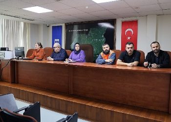 Gölcük Donanma Mahallesine üst geçit