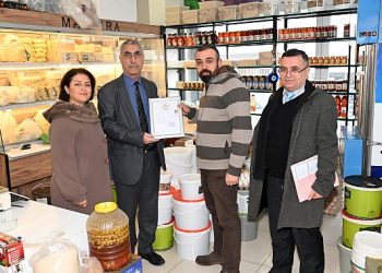 Karabağlar Belediyesi’nden esnafa büyük kolaylık