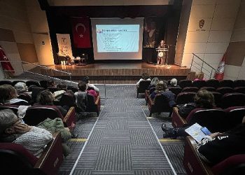 Karşıyaka sıhhat söyleşilerinde otizm konuşuldu