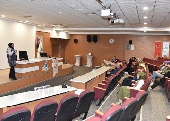 Kartepe’de memnun aile, keyifli toplum semineri
