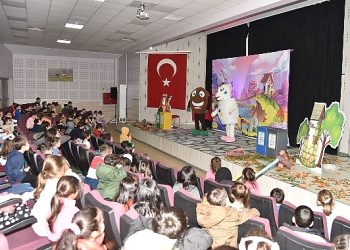 Kartepeli çocuklara yarıyıl cümbüşü