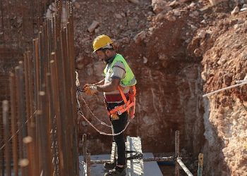 Kepez-Santral Mahallesi Kapalı Pazar Yeri inşaatı süratle yükseliyor
