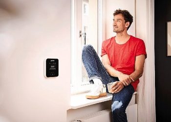 Kombiyi internetten araştırıp, mağazadan satın alıyoruz