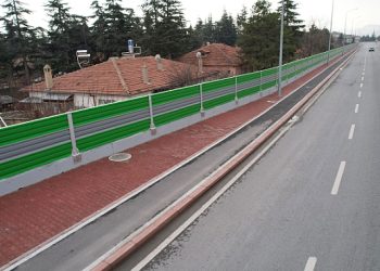 Konya Büyükşehir Abdülhamid Han Caddesi’ne Gürültü Engelleyici Bariyer Yaptı