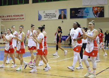 Körfezin incileri, taraftarıyla galibiyeti aldı