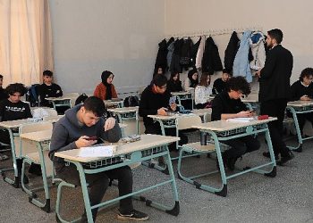 Lider Altay’dan Üniversite Adaylarına Eğitim Takviyesi