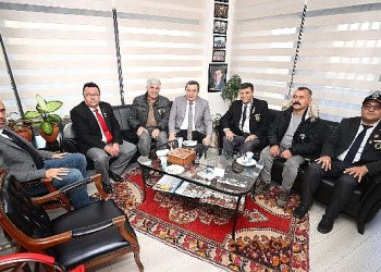 Lider Batur: Şehit aileleri bizim onurumuz