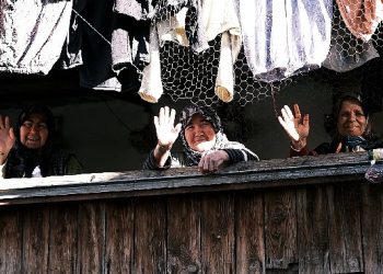 Lider Böcek Ovacık Mahallesi’nin su hasretine son verdi