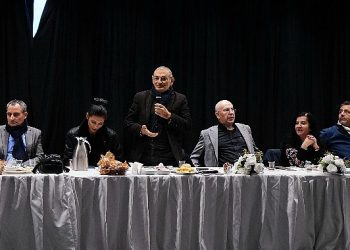 Lider Çalık basın işçileriyle bir ortaya geldi